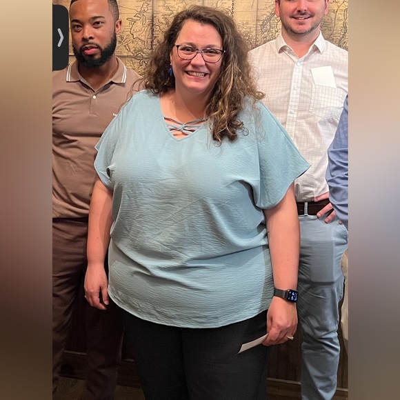 Meet your Posher, Jennifer - Picture 2 of 3